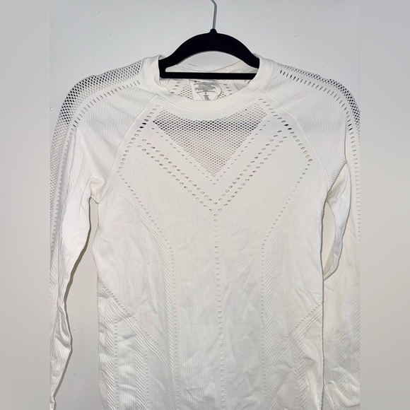 Athleta women's long-sleeve workout top size S - Picture 3 of 6